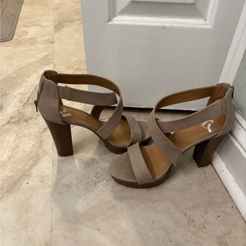 Report Tan Chunky Heel Sandals